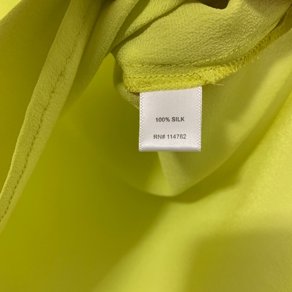 Tinley Road 100% Silk Neon Green Blouse - Picture 5 of 5